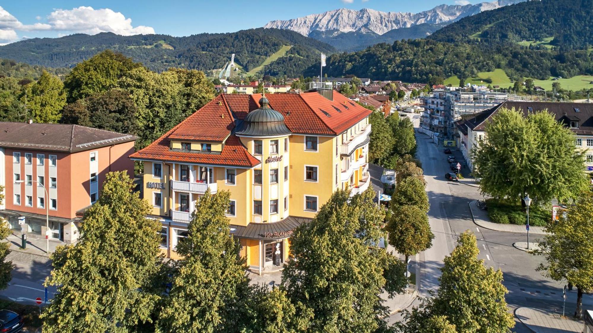 Vier Jahreszeiten Hotel 3*
