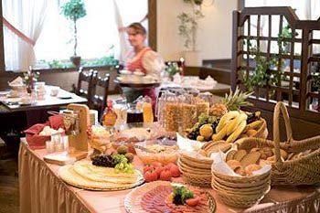 Vier Jahreszeiten Hotel 3*